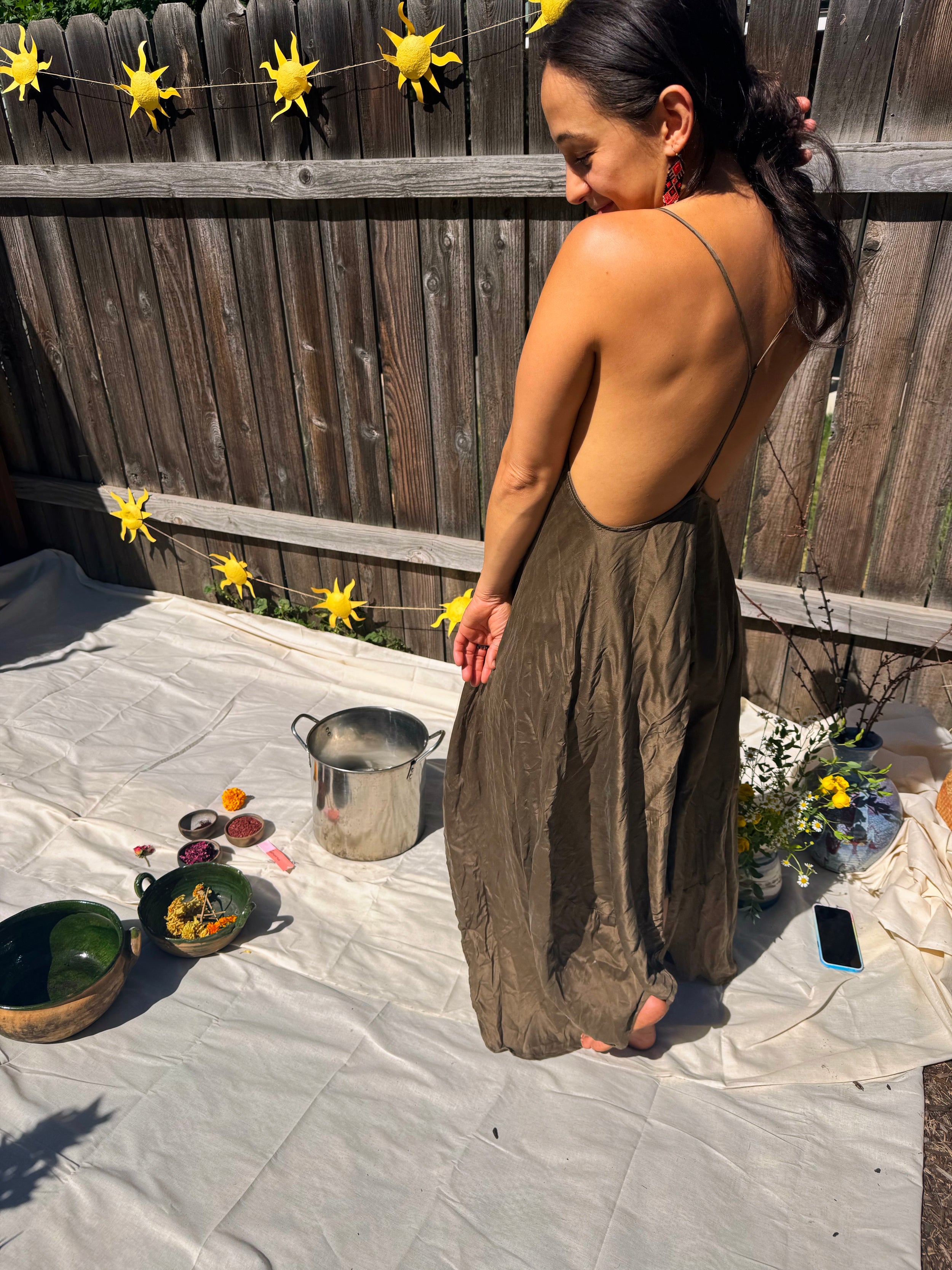 Dress with open back 